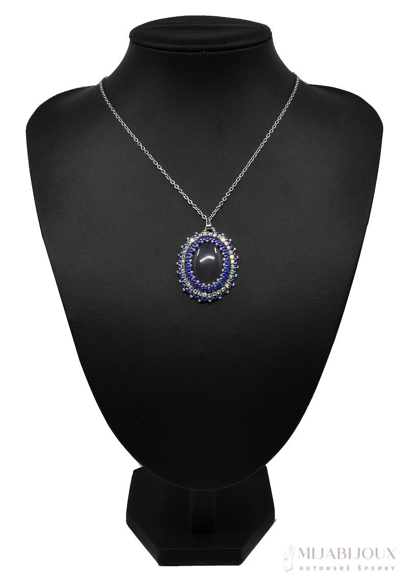 Náhrdelník z minerálu šedý achát