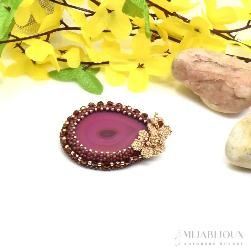 Brož z minerálu růžový achát