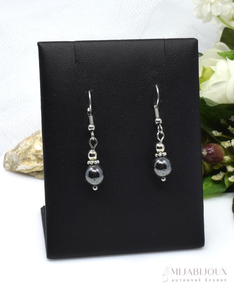Náušnice z hematitu