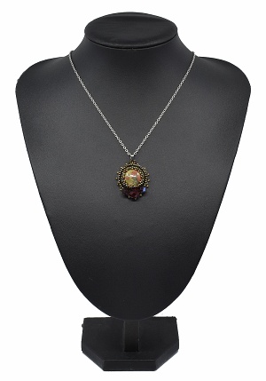 Náhrdelník z minerálu unakit