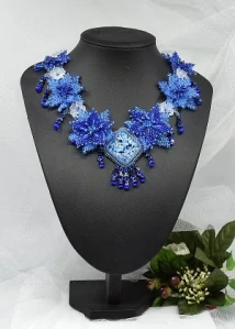 Masivní náhrdelník Noční květy