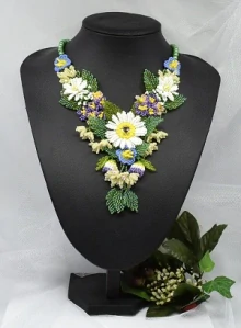 Masivní náhrdelník Kytice lučních květů
