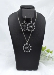 Souprava z labradoritu