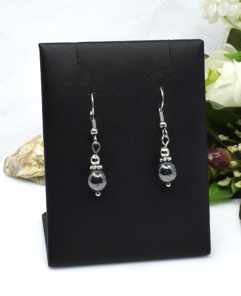 Náušnice z hematitu