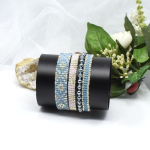  Náramek z korálků víceřadý