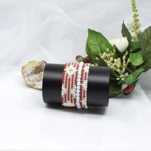 Víceřadý náramek z korálků