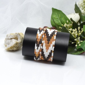 Víceřadý korálkový náramek