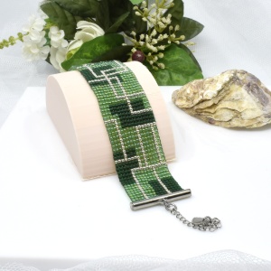 Masivní zeleno - zlatý náramek