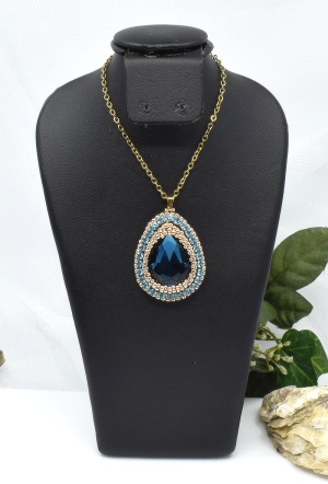 Tyrkysový přívěsek s řetítkem