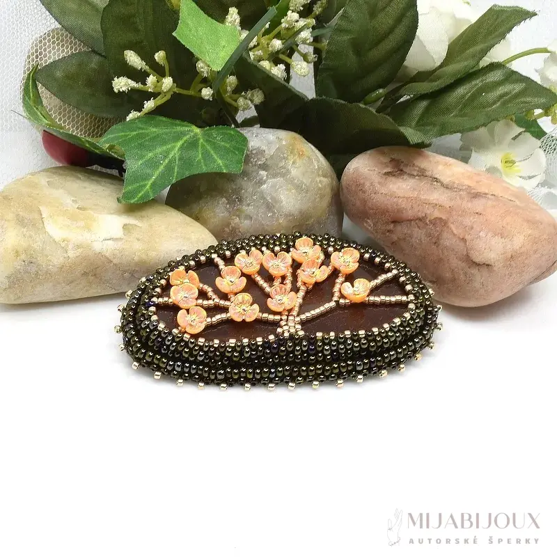 Brož z minerálu hnědý achát