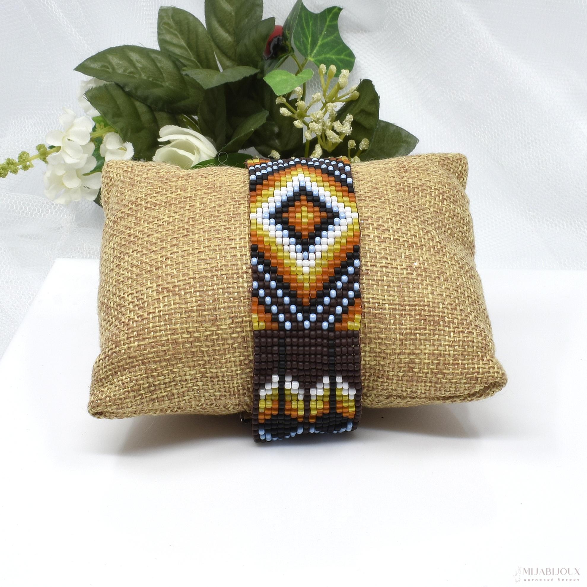 Stylový indiánský náramek