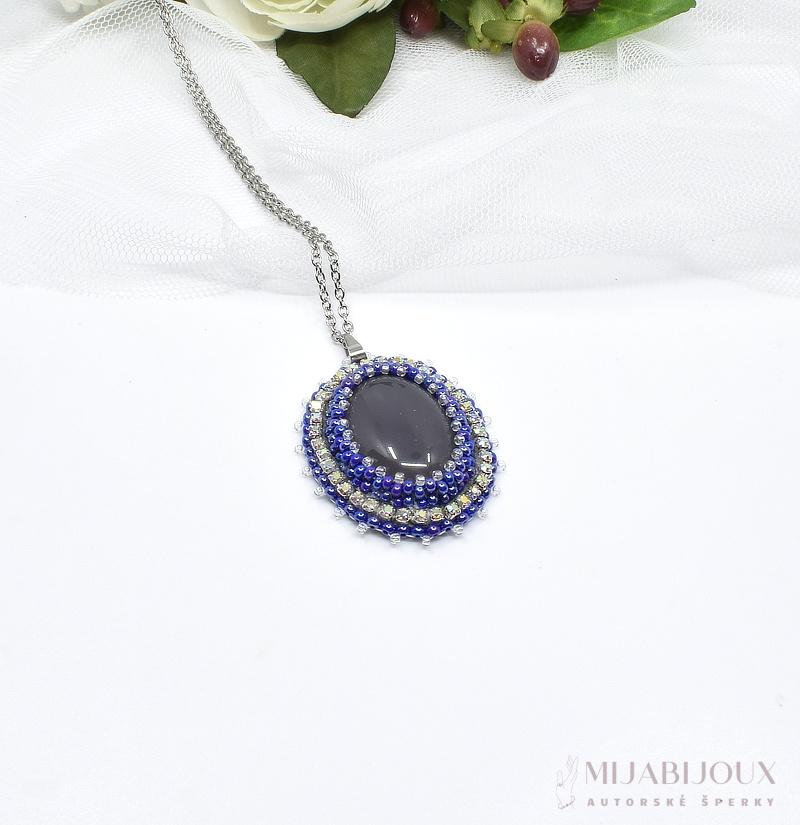 Náhrdelník z minerálu šedý achát