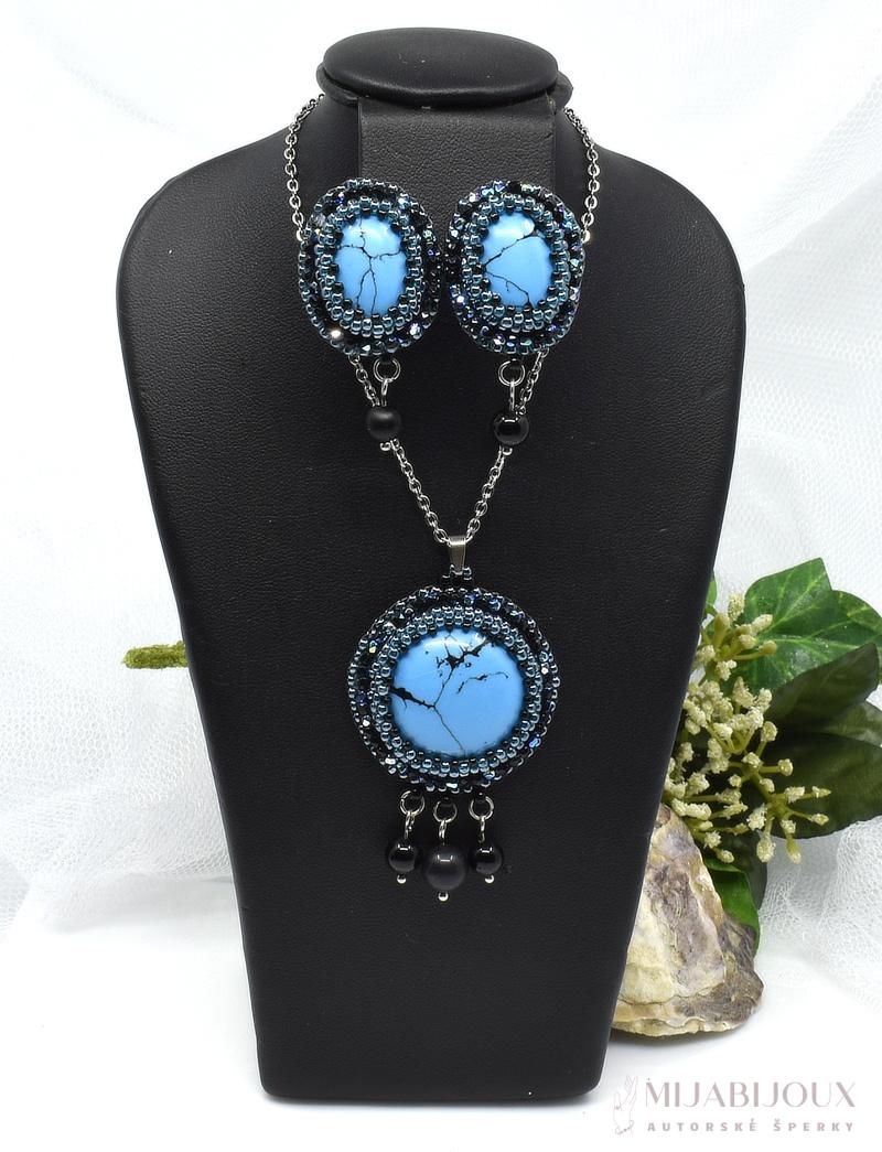 Souprava náhrdelníku a náušnic z tyrkysu