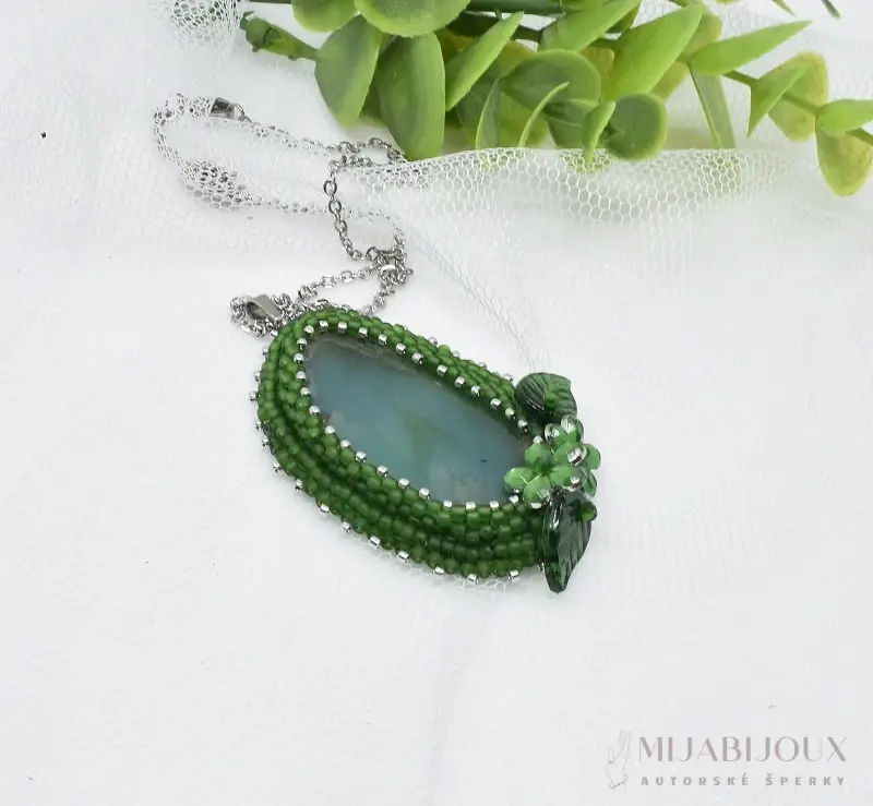 Náhrdelník s plátkem achátu